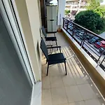 Entire Metro Park 1 דירה