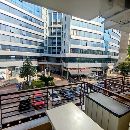 Cozy Apt! Friends & Family - Private Paid Parking Apartman Szaloniki