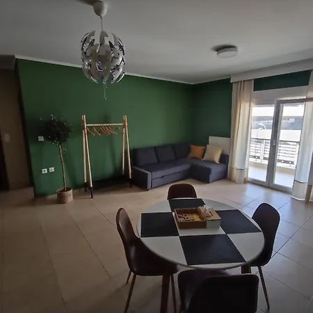 Apartman Cozy Apt! Friends & Family - Private Paid Parking Szaloniki