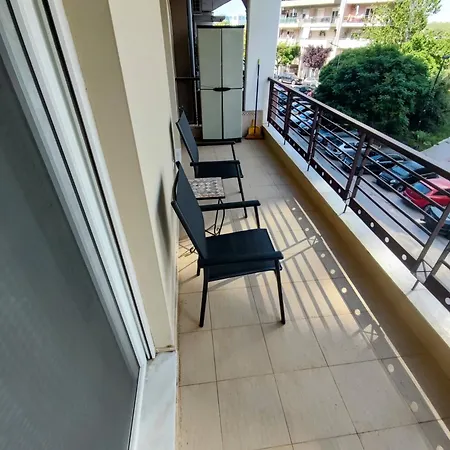 Entire Metro Park 1 アパート